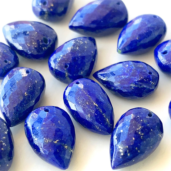 Lapis lazuli (leaf cut) Size: about 8 x 12 mm Hole diameter: about 0.4 to 0.5 mm 1 piece