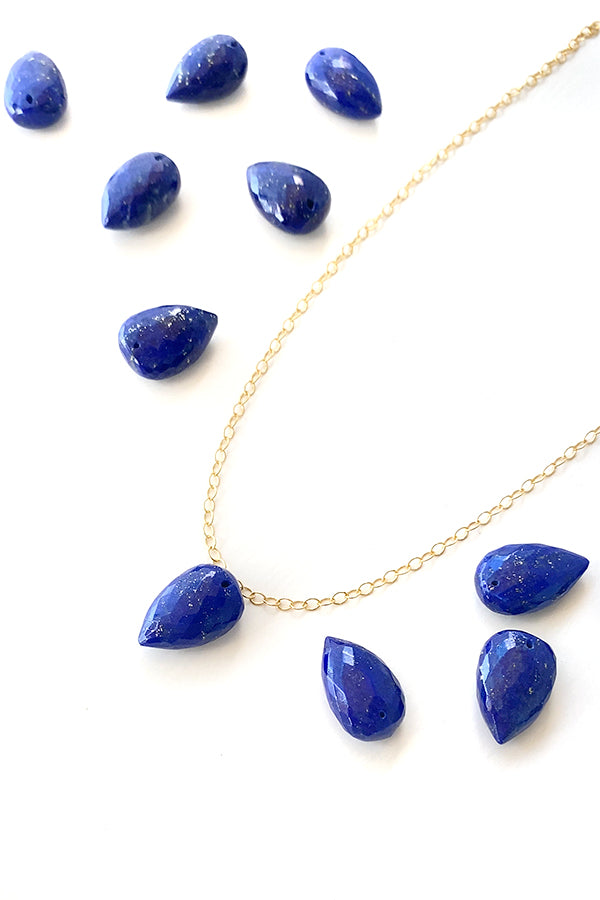 Lapis lazuli (leaf cut) Size: about 8 x 12 mm Hole diameter: about 0.4 to 0.5 mm 1 piece