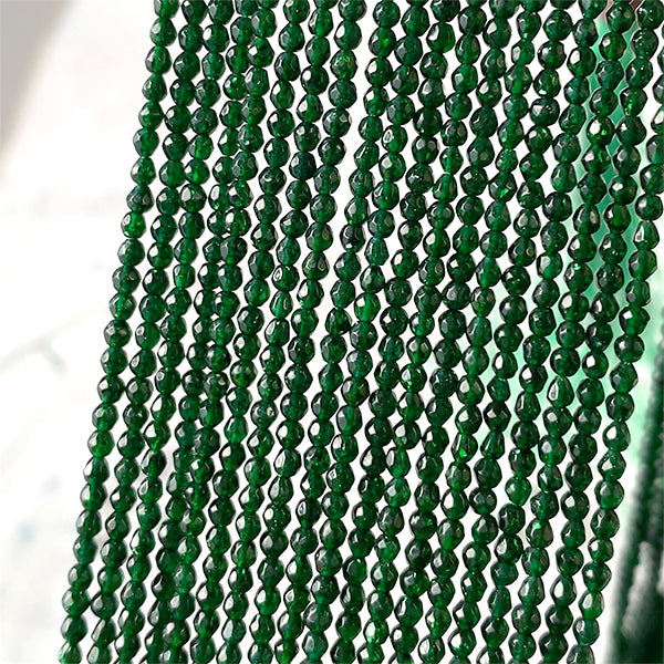 Synthetic Stone Green Quartz (Round Cut) Size Approximately 2mm Hole Diameter Approximately 0.4~0.5mm 1 row Approximately 39cm Approximately 190 pieces