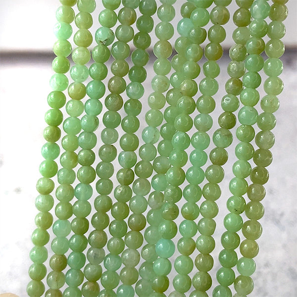 Chrysoprase (Round Plain) Size: Approx. 3mm Hole diameter: Approx. 0.4-0.5mm