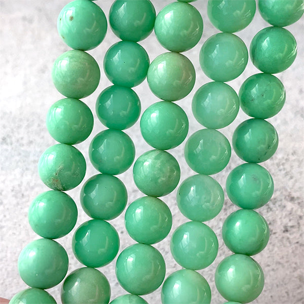 Chrysoprase (Round Plain) Size: Approx. 10mm Hole diameter: Approx. 0.6-0.7mm