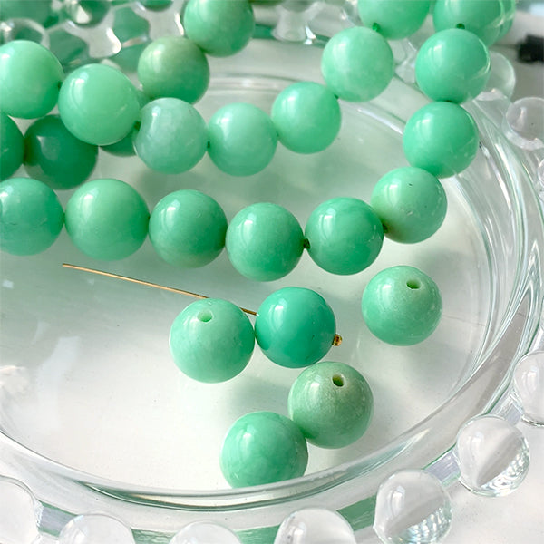 Chrysoprase (Round Plain) Size: Approx. 10mm Hole diameter: Approx. 0.6-0.7mm
