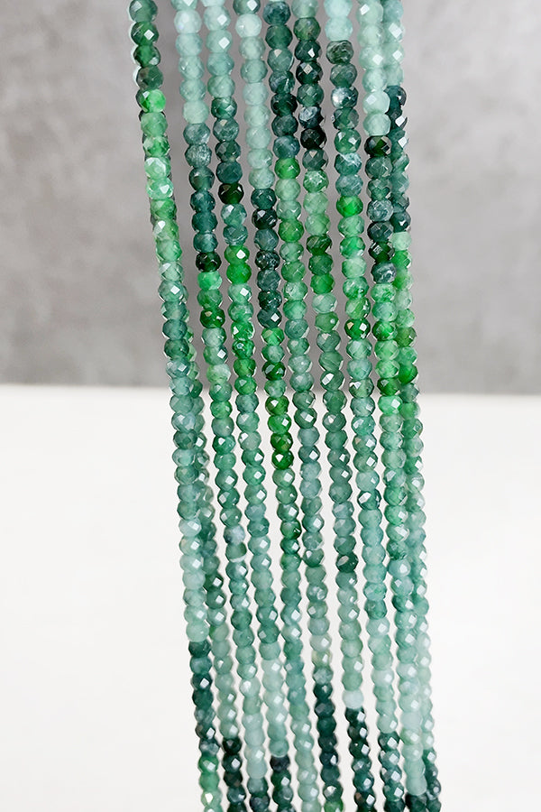 【天然石】 グアテマラジェイド (ボタンカット) 大きさ 約2×3mm 穴径 約0.5~0.6mm