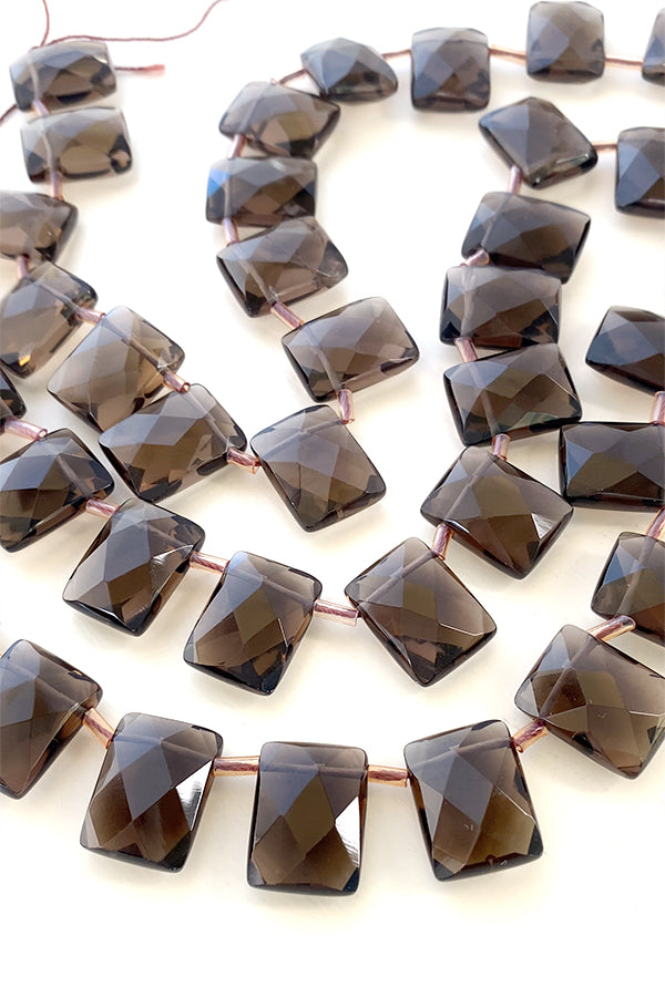 Smoky quartz (flat square cut) Size approx. 12 x 16 mm Hole diameter approx. 0.7 mm