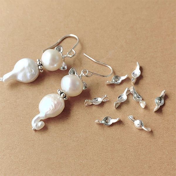 Silver 925 (Cat ears) Size: Length 3mm x Width 9mm Hole diameter: Approx. 0.5mm