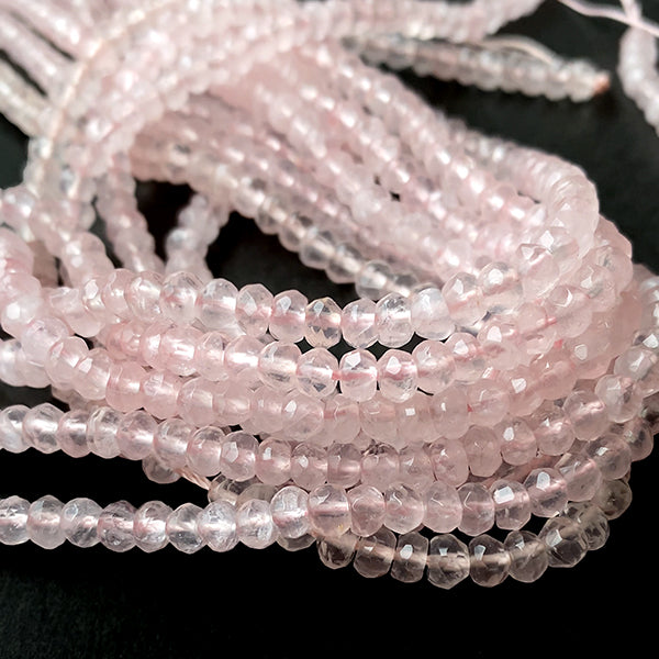 Rose quartz (button cut) Size: approx. 3 x 4 mm Hole diameter: approx. 0.5 to 0.6 mm
