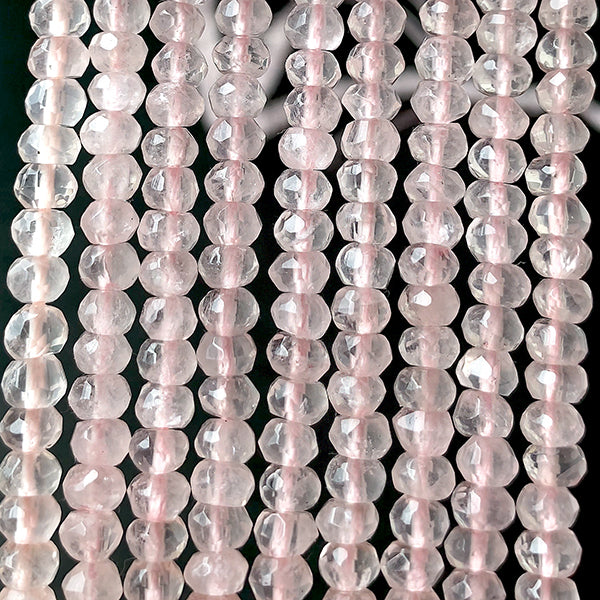 Rose quartz (button cut) Size: approx. 3 x 4 mm Hole diameter: approx. 0.5 to 0.6 mm