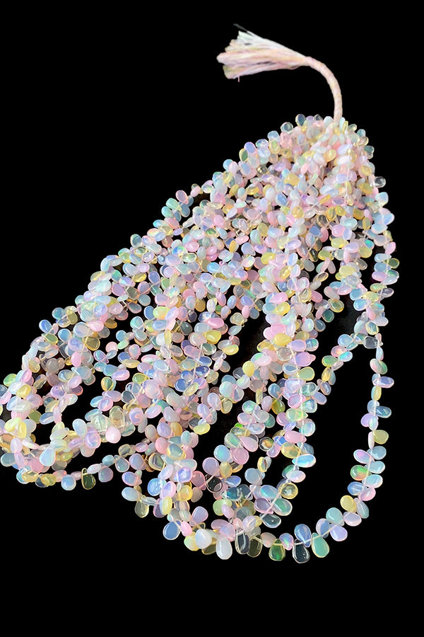 プレシャスオパール (フラットドロッププレーン) ピンク マルチカラー 大きさ 約4~5×6~7mm 穴径 約0.3~0.4mm