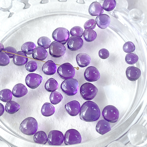 Amethyst (flat maroon plain) Size: approx. 5-9 x 5.5-8.5 mm Hole diameter: approx. 0.4-0.5 mm