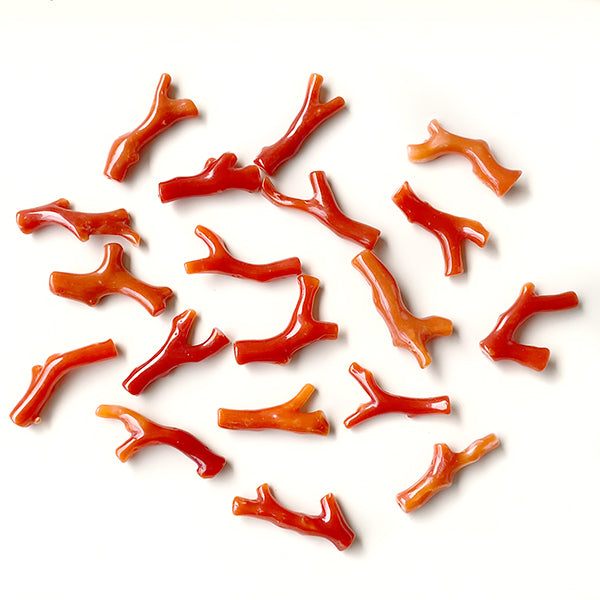 Blood red coral Red coral (branch) 37-64 Size: approx. 18.5-24.5 x 9-13 mm Hole diameter: approx. 0.8 mm 1 piece