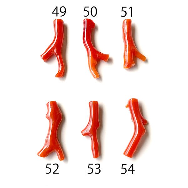 Blood red coral Red coral (branch) 37-64 Size: approx. 18.5-24.5 x 9-13 mm Hole diameter: approx. 0.8 mm 1 piece