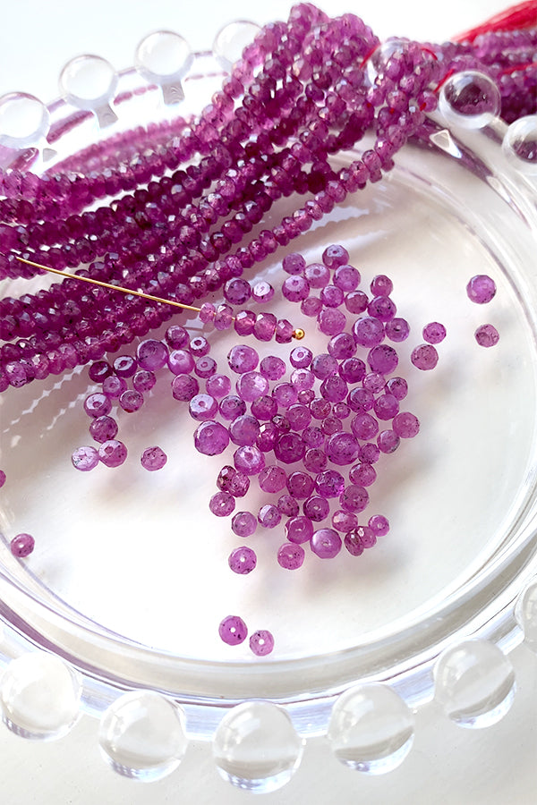 Ruby (button cut) Size approx. 1.8~2 x 2.4~4.3mm Hole diameter approx. 0.3~0.4mm
