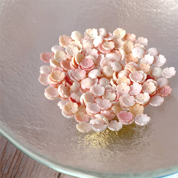 クイーンコンクシェル (桜 さくら サクラ) 大きさ 約9.5mm 穴径 約0.8mm 10個