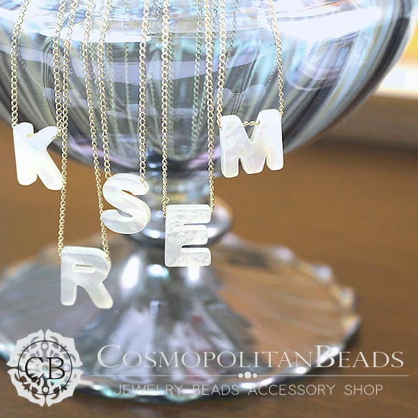 Shell Seashell Mother of Pearl (Alphabet Initial) N~Z Size Average Approx. 8×9mm Thickness Approx. 2.5mm Hole Diameter Approx. 0.7~0.8mm 1 piece