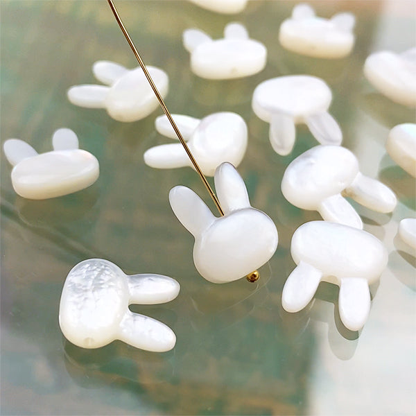 マザーオブパール (うさぎ ウサギ ラビット)Bタイプ 縦穴 大きさ 約11.5×10mm 厚み 約3mm カラー ホワイト