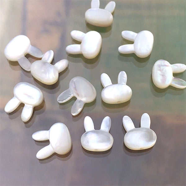マザーオブパール (うさぎ ウサギ ラビット)Bタイプ 縦穴 大きさ 約11.5×10mm 厚み 約3mm カラー ホワイト