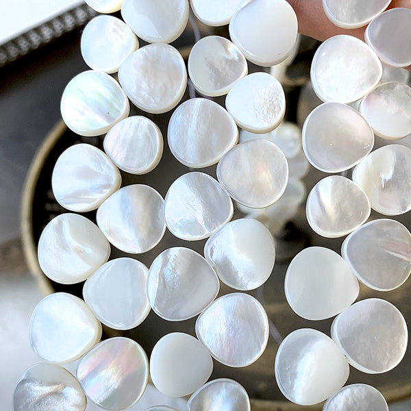 マザーオブパール (フラットマロンプレーン) 大きさ 約10~12×10~12mm 穴径 約0.5mm