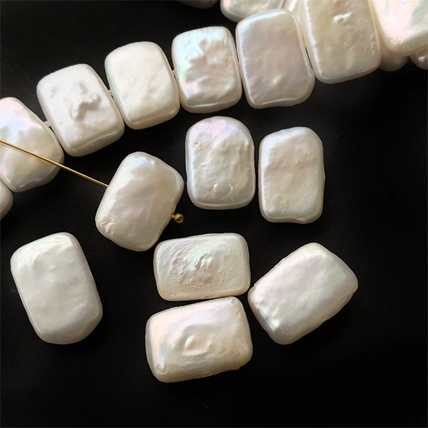【淡水パール】 (スクエア) 大きさ 約9~9.5×13~14mm 穴径 約0.4~0.5mm
