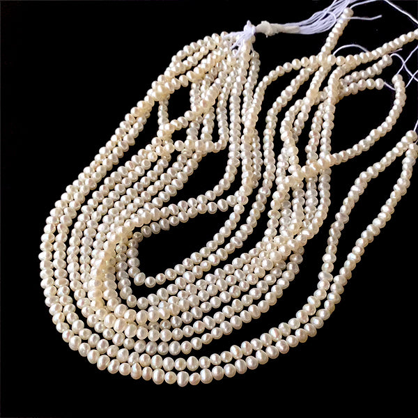 【淡水パール】 (ポテト) 大きさ 約3.8~4×4.5~5mm 穴径 約0.4~0.5mm 89~91個 約35cm