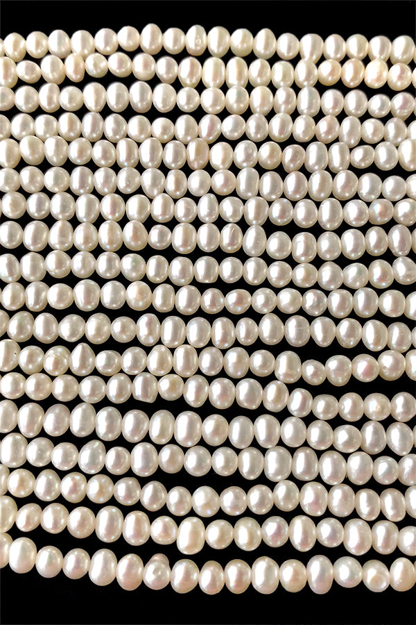 【淡水パール】 (ポテト) 大きさ 約3.8~4×4.5~5mm 穴径 約0.4~0.5mm 89~91個 約35cm