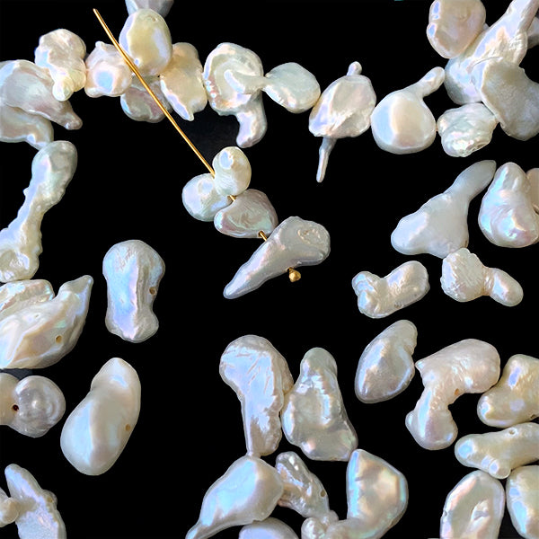 Freshwater pearl (baroque loquat) size about 2.5-8×8-14mm hole diameter about 0.4-0.5mm