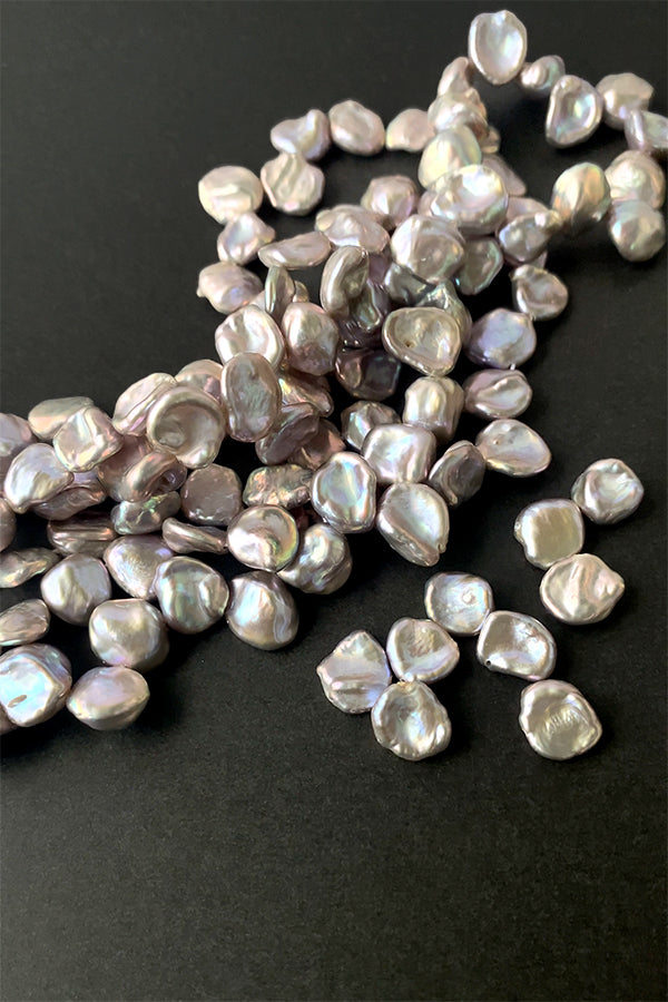 【淡水パール】 (チップ ケシ 花びら) グレー 大きさ 約8~9×9~10mm 穴径 約0.4~0.5mm