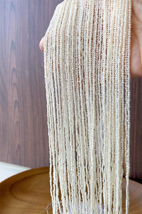【淡水パール】 (ポテト) 大きさ 約1.5~1.8×2~2.5mm 穴径 約0.4~0.5mm
