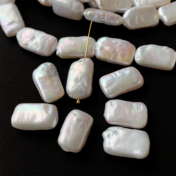 【淡水パール】 (フラットスクエア) 大きさ 約15~17×9~10mm 穴径 約0.5~0.6mm