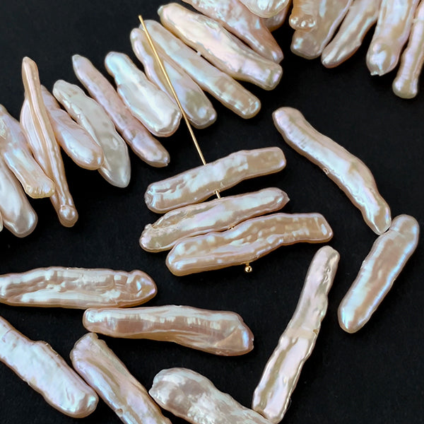 【淡水パール】(スティック ビワ 枝) 大きさ 約3.5~5×20~25mm カラー ナチュラルオレンジ