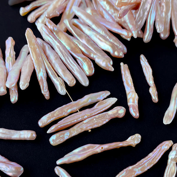 Freshwater pearl (stick loquat branch) Size: Approx. 4.5-5.5 x 28-38mm Color: Natural pink