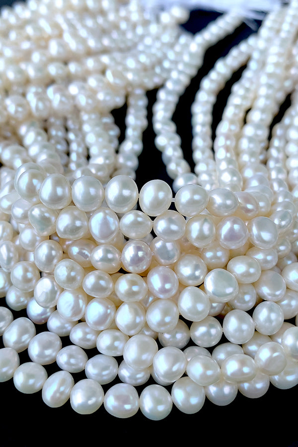 Freshwater pearl (flat potato) Size: approx. 5.5-6 x 6-6.5 mm