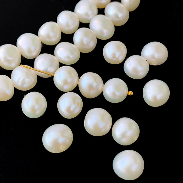 Freshwater pearl (flat potato) Size: approx. 5.5-6 x 6-6.5 mm