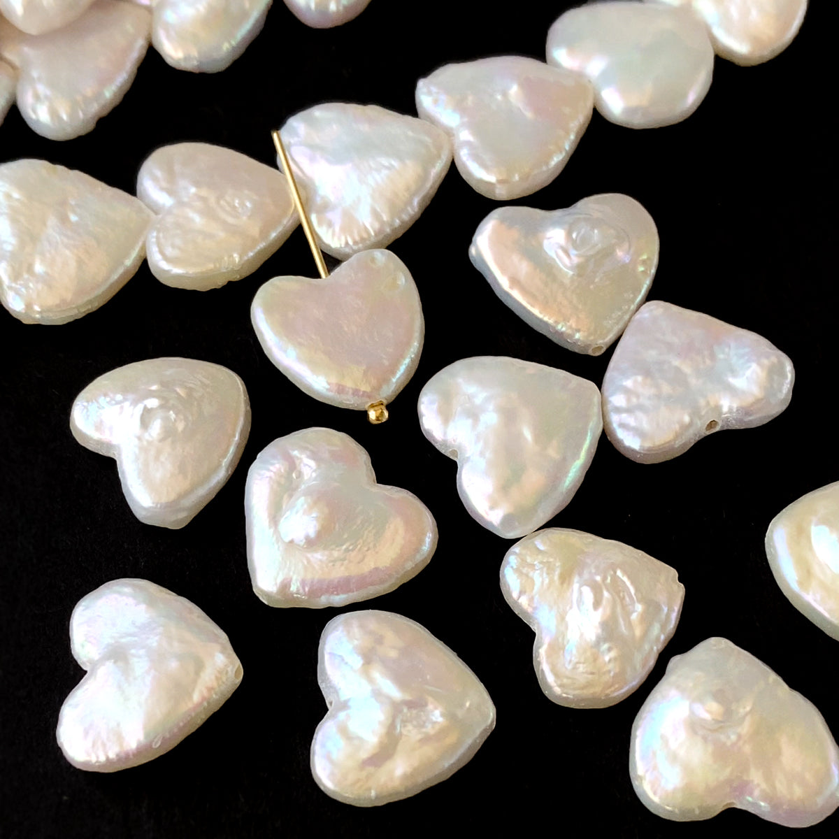 淡水パール (ハート) 大きさ 約10~11mm 穴径 約0.4~0.5mm