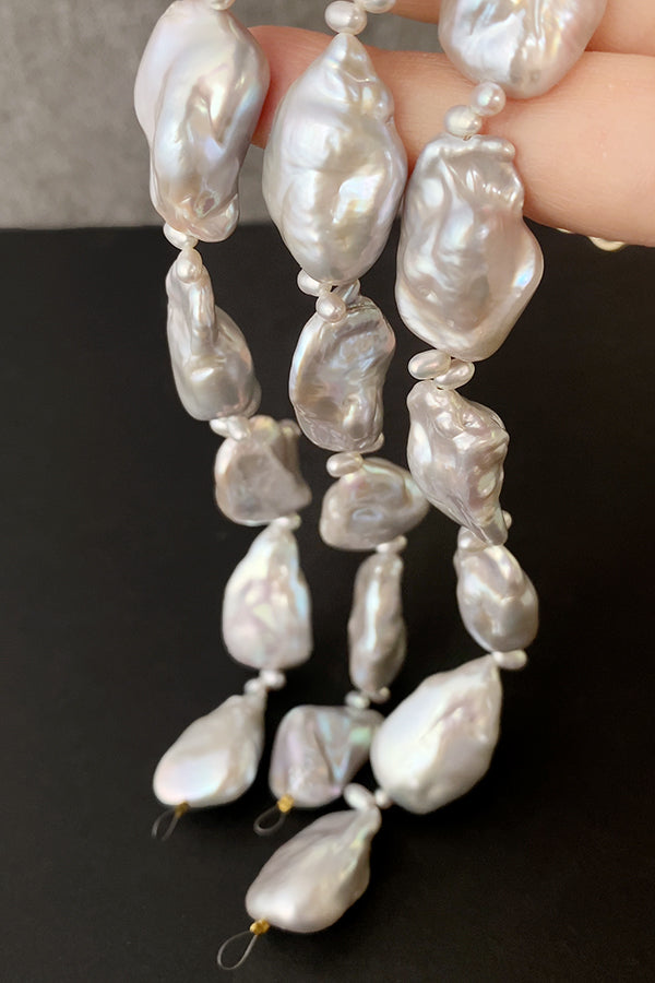 淡水パール (バロック) グレー 大きさ 約20~27×14~15mm 穴径 約0.5mm 1連 約25cm 約9個 ライス 約4×5.5mm 約0.4mm 16個