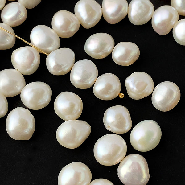 淡水パール (フラットポテト) 大きさ 約6.5~7×7~8mm 穴径 約0.5mm 約50~52個 約35cm