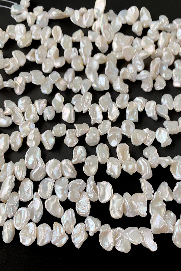 【淡水パール】 (ケシ 花びら チップ) 大きさ 約8~9×8~11mm 穴径 約0.4~0.5mm