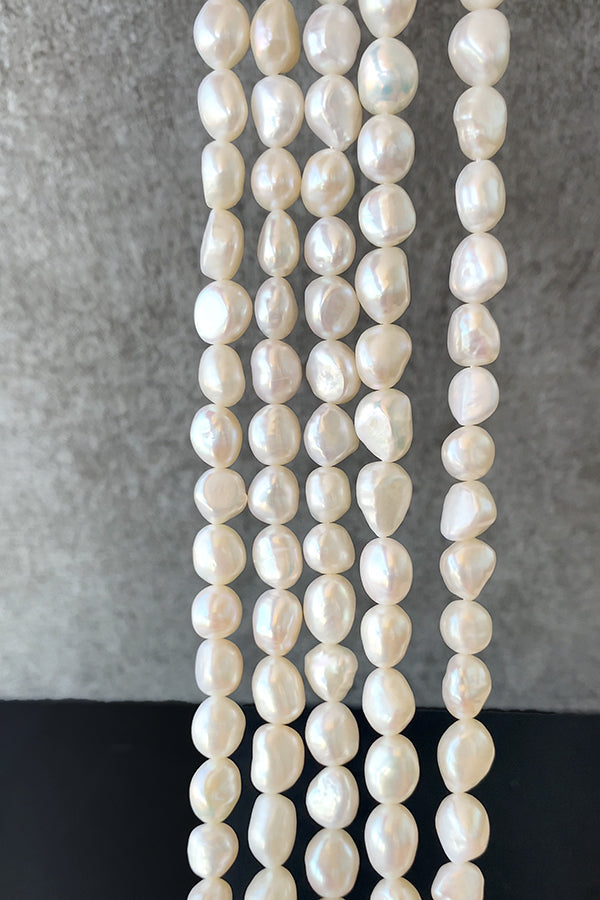 【淡水パール】 (バロック) 大きさ 約9~11×8.5~9mm 穴径 約0.4~0.5mm 1連 約35cm 約34~35個
