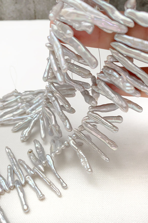 【淡水パール】 (スティック ビワ 枝) グレー 大きさ 約3.5~4.5×15~30mm 穴径 約0.4~0.5mm