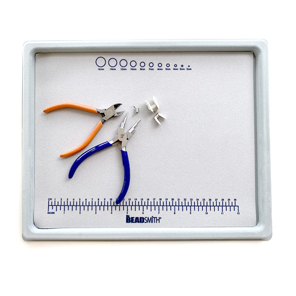 BEADSMITH Bead Smith Bead Tray & Bead Mat Large Size External Dimensions Approx. 40 x 32.3 mm Internal Dimensions Approx. 35.6 x 27.9 mm 1 set