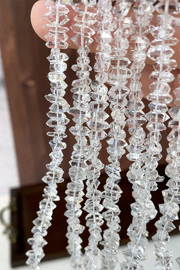 Afghanistan Crystal (Rough Cut, Tumble Cut) Size: Approx. 2.5-4 x 6-9mm Hole Diameter: Approx. 0.4-0.5mm