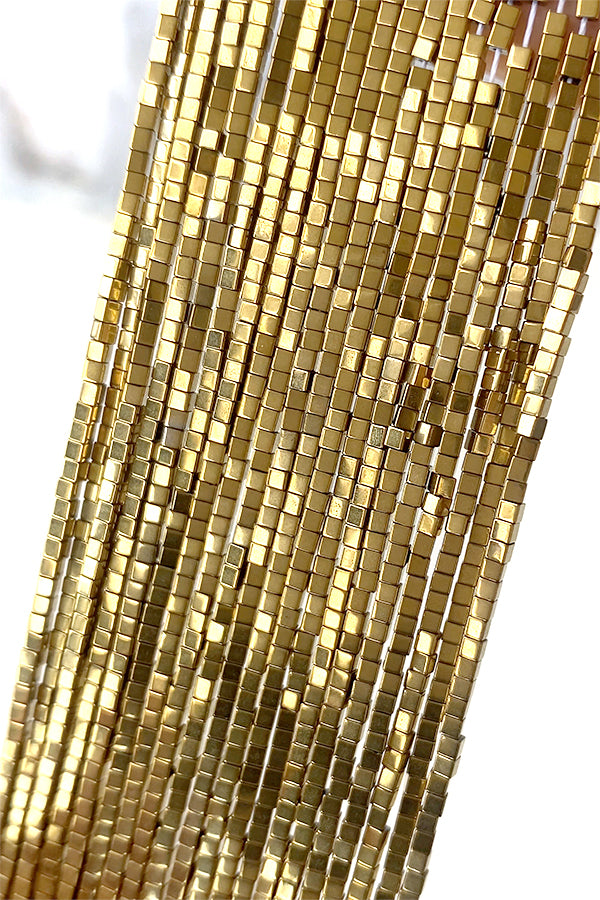 Hematite (Cube Square Cut) Bronze Gold Size Approx. 1.5 x 1.5 mm Hole diameter Approx. 0.8 mm 1 row Approx.