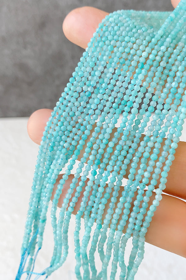 【天然石】 アマゾナイト （ラウンドカット） 大きさ　約2～2.2mm 穴径　約0.4～0.5mm