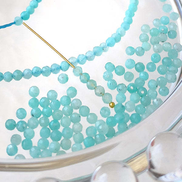 【天然石】 アマゾナイト （ラウンドカット） 大きさ　約2～2.2mm 穴径　約0.4～0.5mm