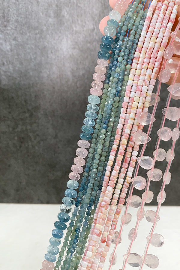 [Natural Stone] Kyanite (round cut) Size: approx. 3.5mm Hole size: approx. 0.4-0.5mm 1 strand: approx. 36cm, approx. 108 beads