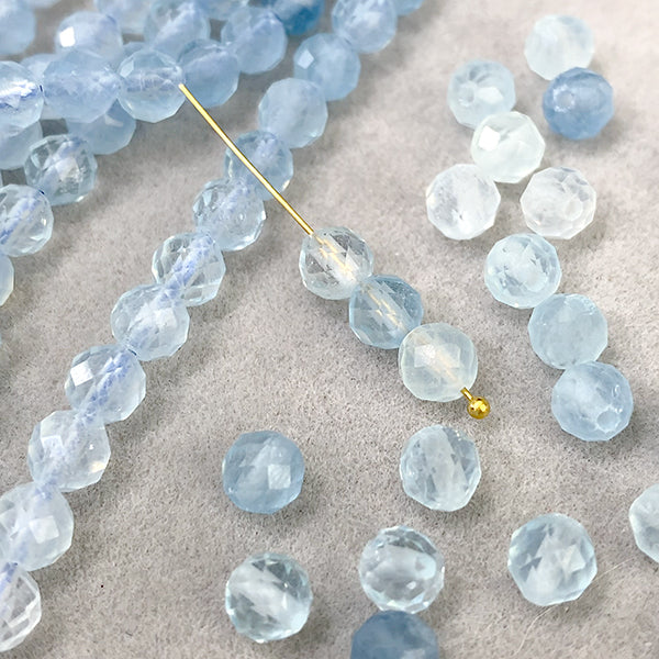 【天然石】 アクアマリン アイスアクアマリン （ラウンドカット） 大きさ　約5mm 穴径　約0.5～0.7mm