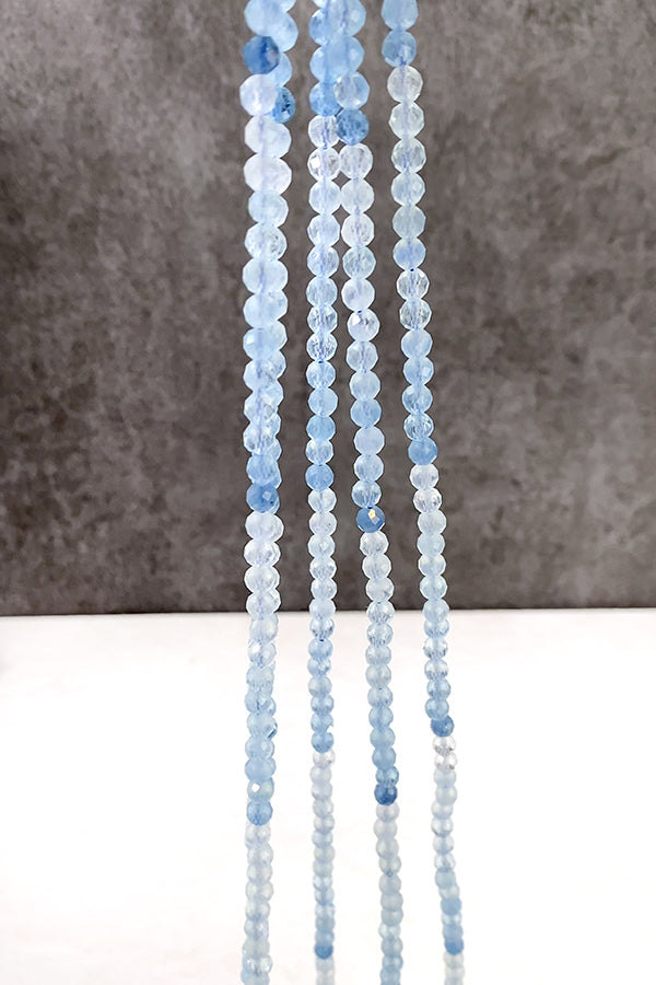 【天然石】 アクアマリン アイスアクアマリン （ラウンドカット） 大きさ　約5mm 穴径　約0.5～0.7mm