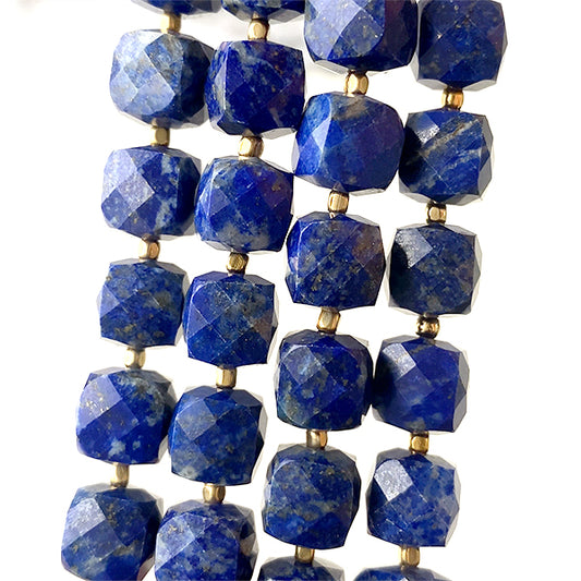 Lapis lazuli (square box cube cut) Size approx. 8.5 x 8.5 mm Hole diameter approx. 0.5-0.6 mm 