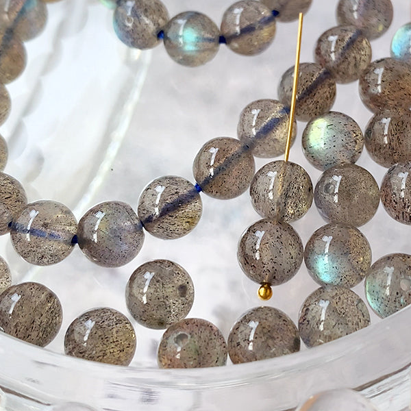 【Natural Stone】 Labradorite (Round Plain) Size: approx. 6mm Hole diameter: approx. 0.7-0.8mm