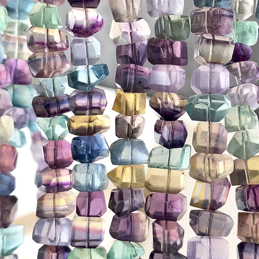 ミックスフローライト （ラフ　タンブルカット） グリーン ブルー パープル イエロー 大きさ　約3～5×6～7mm 穴径　約0.4～0.5mm