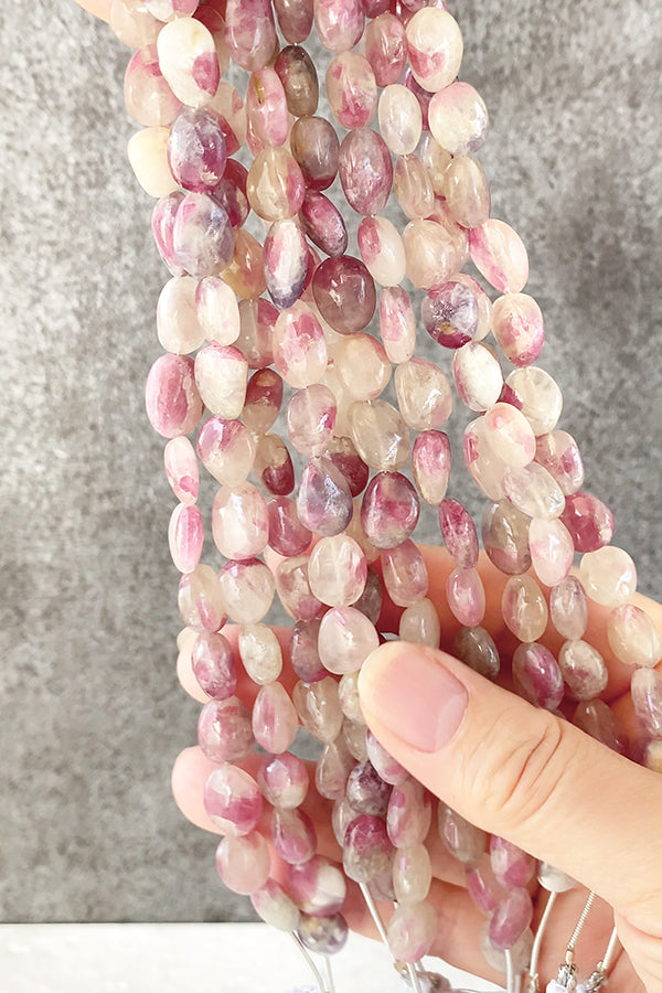 【Natural Stone】 Pink Tourmaline, Pink Shade Tourmaline (Tumbled Plain) Size: approx. 10-12 x 8.5-10mm Hole diameter: approx. 0.4-0.5mm 1 Strand: approx. 17cm, 15 pieces